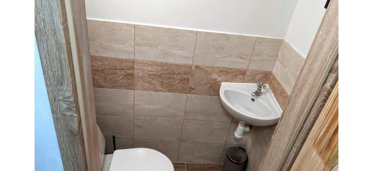 Chalupa U Rybnika Strehom Dolní Bousov Εξωτερικό φωτογραφία